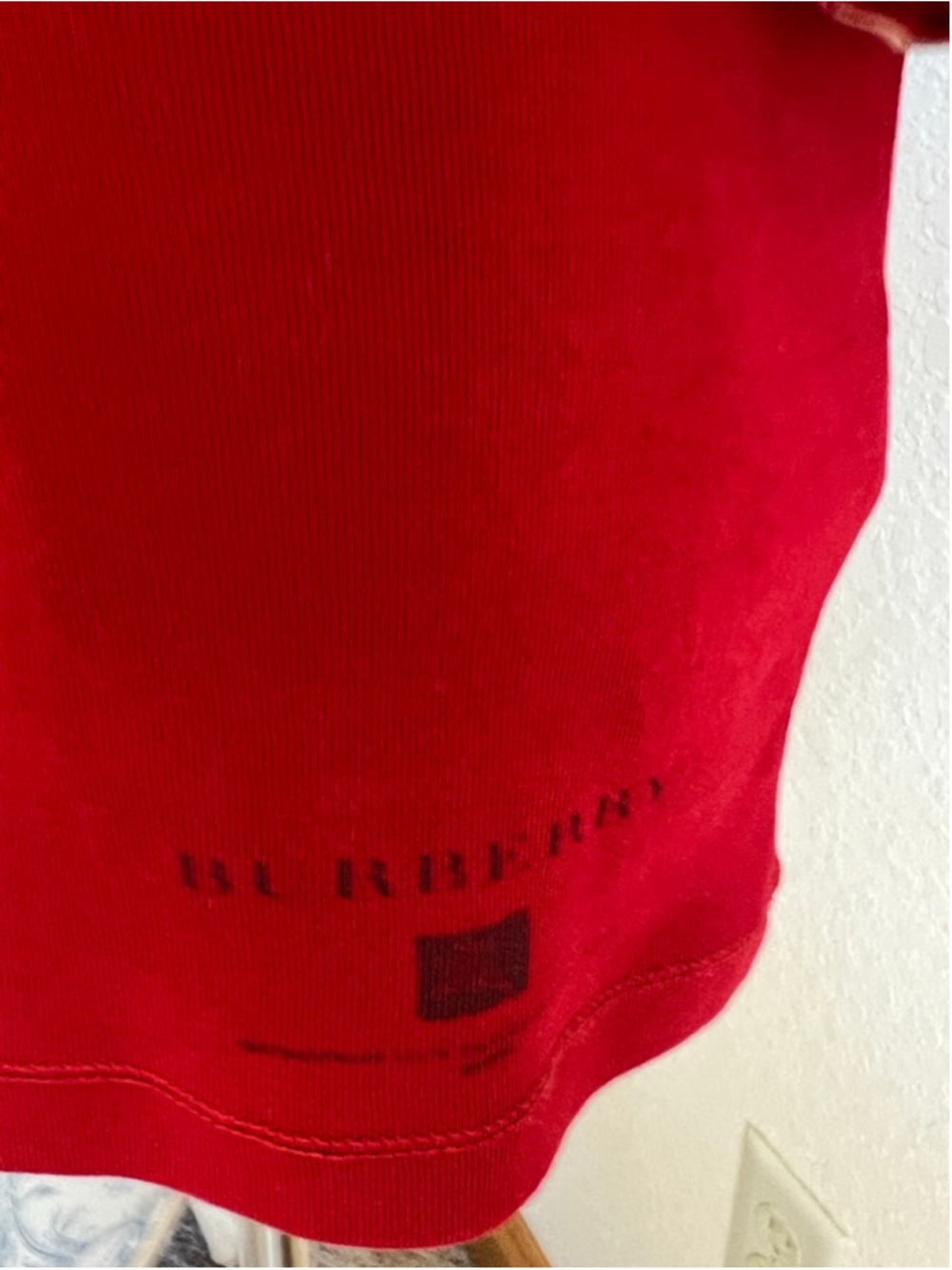 New Burberry Brit Red Long Sleeve Tee with Plaid Cuffs M - Picture 7 of 9